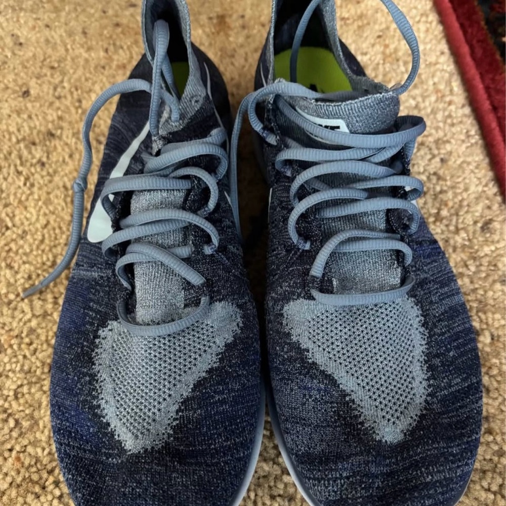 Nike Athletic shoes in Navy Gray